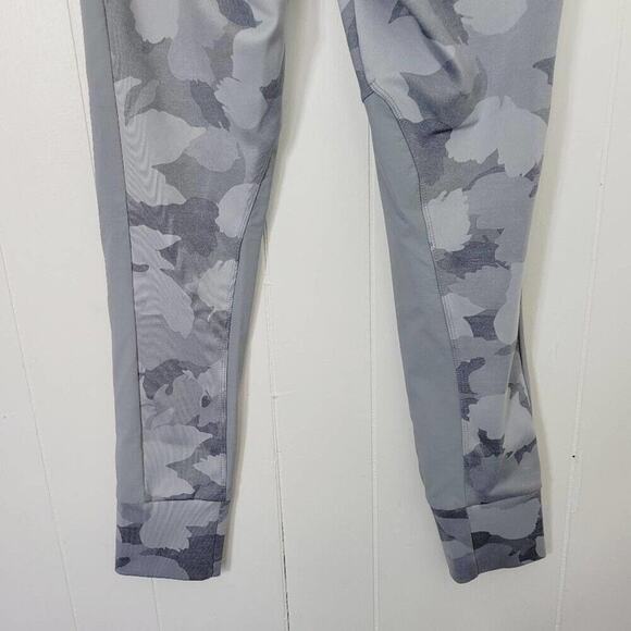 Athleta Womens Gray Camo Print Joggers Size Small - Picture 8 of 12